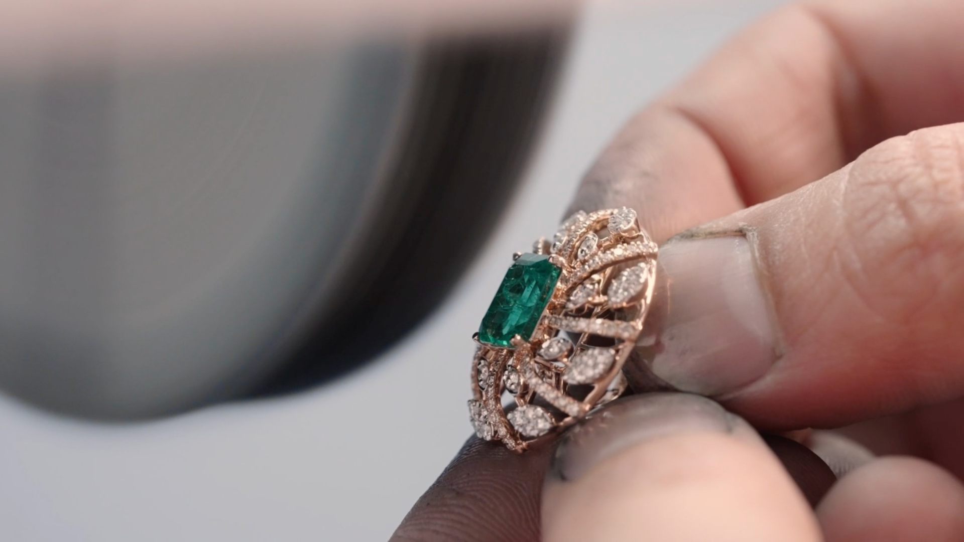 What Happens Inside a Jewellery Workshop Before a Diamond Reaches You?